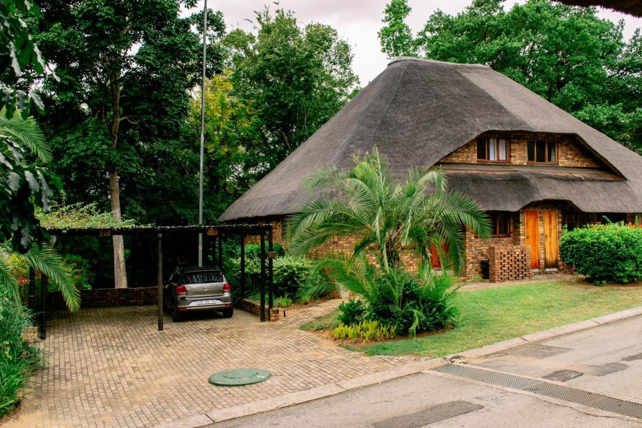 Inyamatane Luxury Lodge Hazyview Extérieur photo