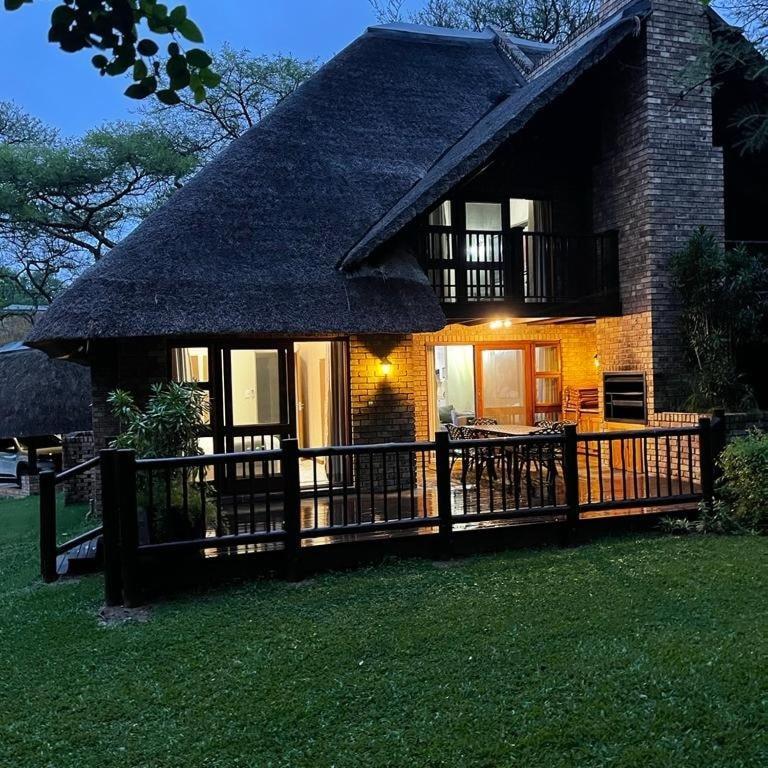 Inyamatane Luxury Lodge Hazyview Extérieur photo